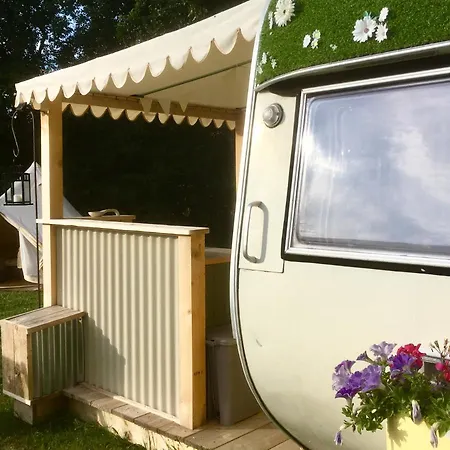 Hébergement de vacances Luna Caravane Vintage *