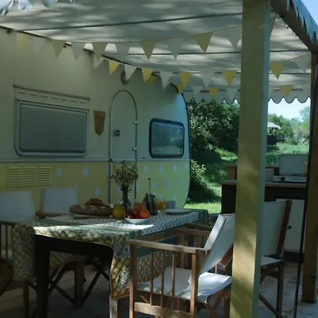 Ferienhaus Luna Caravane Vintage Charron (Creuse)